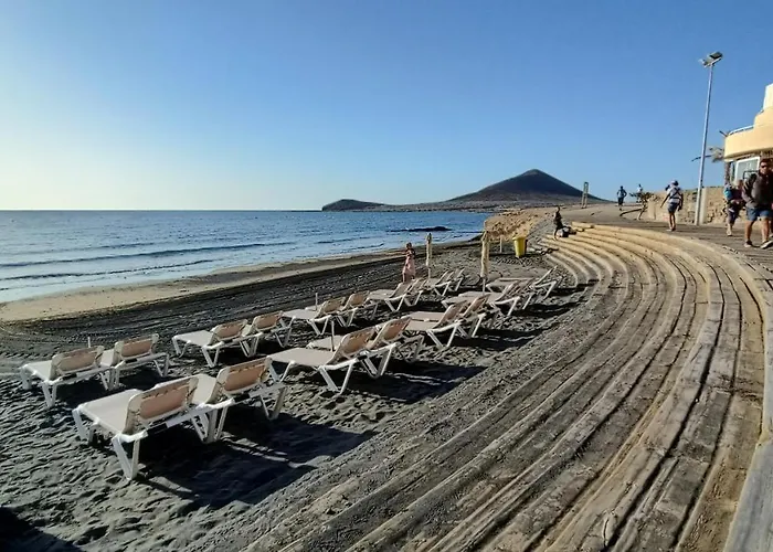 Alquilaencanarias-Medano "Halley", Terrace & Beach El Médano
