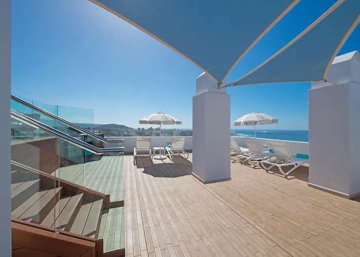 Costa Adeje (Tenerife) hotels near La Pinta Beach