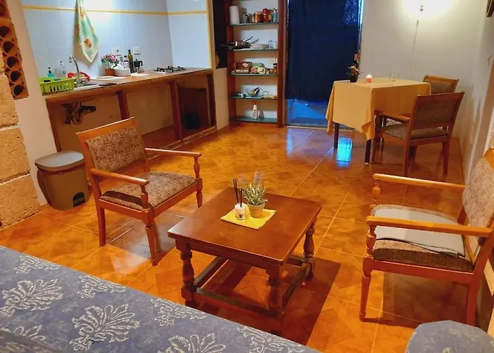 Pet friendly Beautiful Private Cave/Suite Near Climbing Area Santa Cruz de Tenerife
