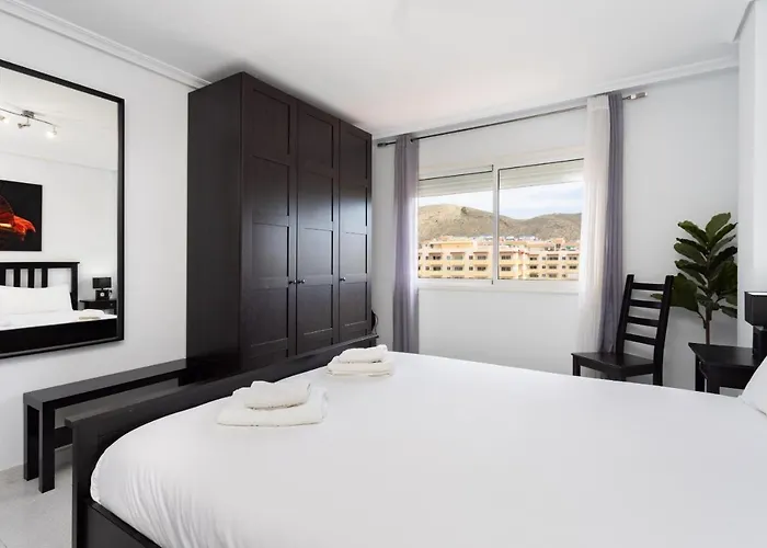 Pet friendly Black And White Apartment Free Wifi Los Cristianos 