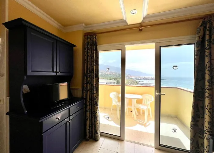 Apartamento A Pocos Metros De La Playa, Con Piscina Y Wifi Gratuito En Zonas Comunes Puerto de la Cruz  aceita animais de estimação