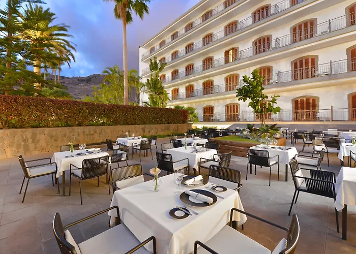 Best 8 Spa Hotels in Santa Cruz de Tenerife near Cesar Manrique Waterpark