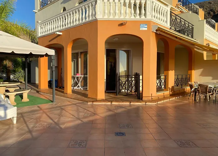 Los Cristianos (Tenerife) Family villas
