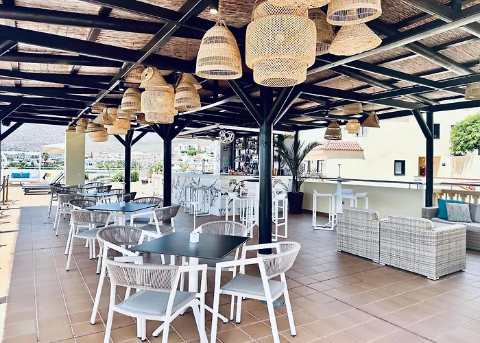 Costa Adeje (Tenerife) Cheap Hotels near el Mini Golf Parque Santiago V