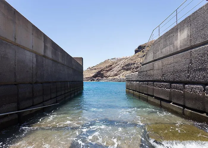 Pet friendly Live Santa Cruz Pinocha Apartment