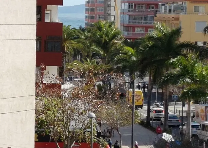 Pet friendly Centrico Apartamento Con Balcon Cerca De La Playa Apartment Puerto de la Cruz 