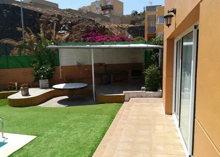 Villa Vivienda Unifamiliar Sela Santa Cruz de Tenerife con Piscina